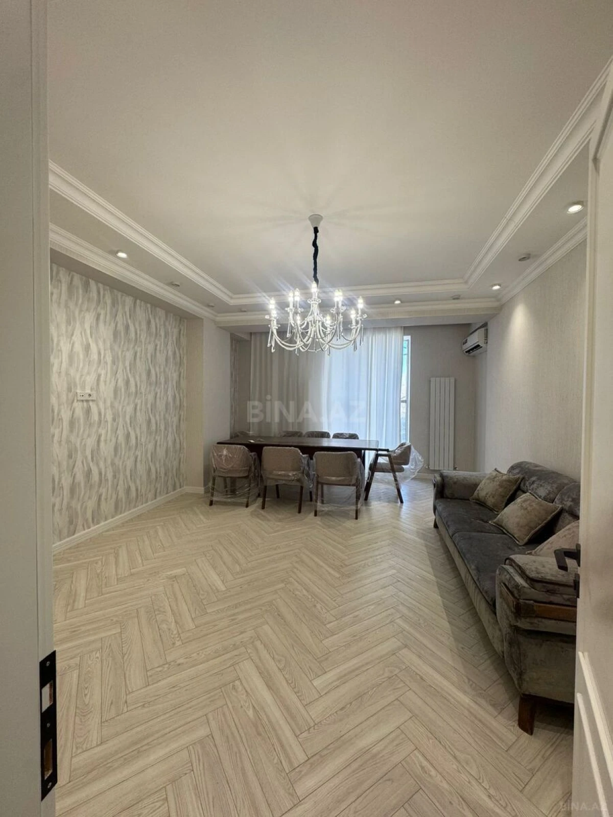 Kirayə verilir 4 otaqlı mənzil 170 m²