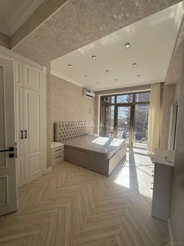 Kirayə verilir 4 otaqlı mənzil 170 m²