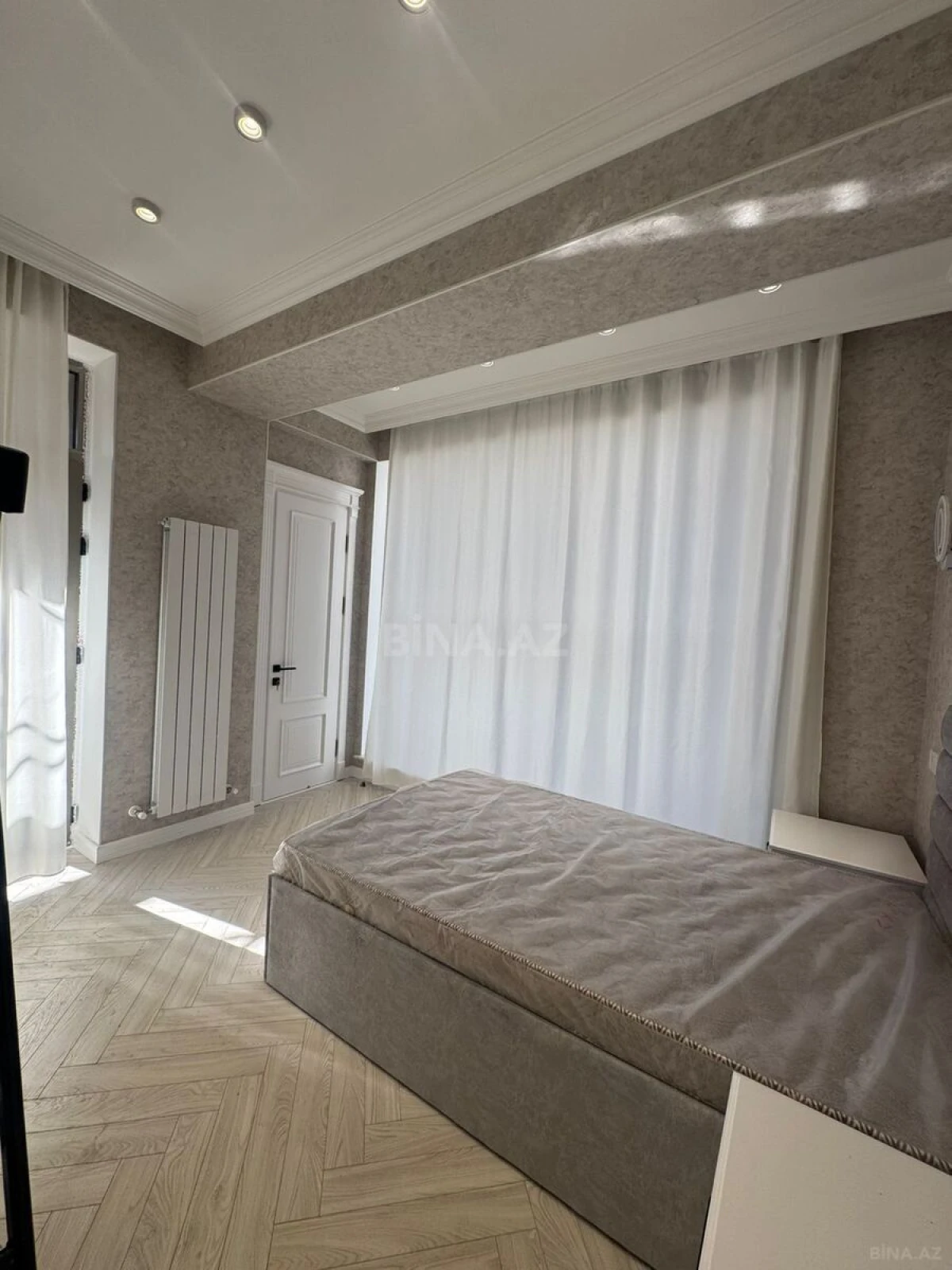 Kirayə verilir 4 otaqlı mənzil 170 m²