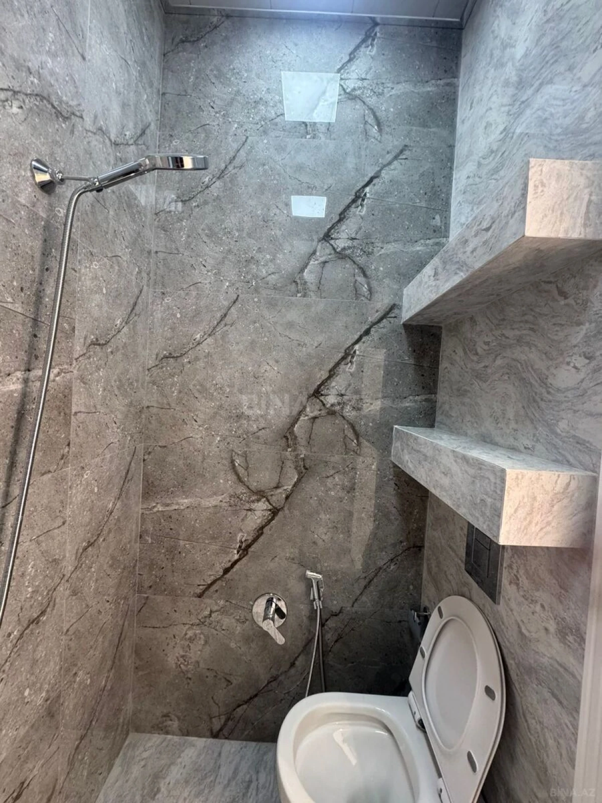 Kirayə verilir 4 otaqlı mənzil 170 m²