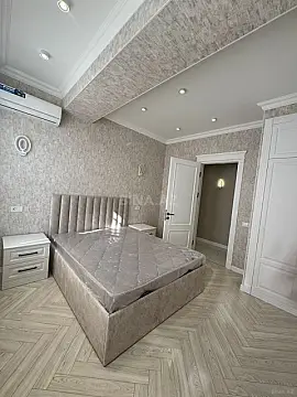 Kirayə verilir 4 otaqlı mənzil 170 m²