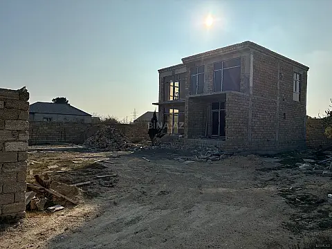 Satılır 5 otaqlı həyət evi 240 m² — Bakı 5 otaq 240.00 m²