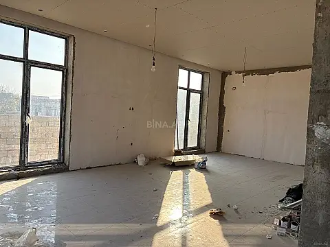 Satılır 5 otaqlı həyət evi 240 m²