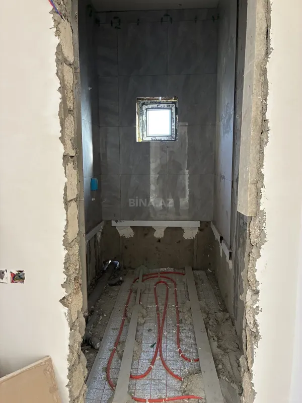 Satılır 5 otaqlı həyət evi 240 m²