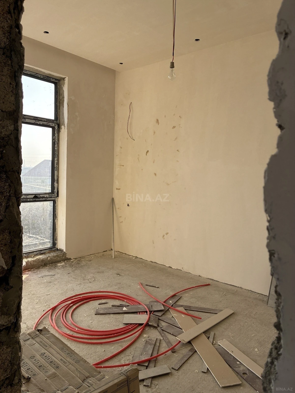 Satılır 5 otaqlı həyət evi 240 m²