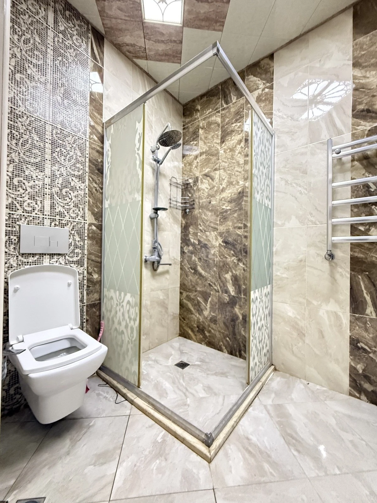 Kirayə verilir 2 otaqlı mənzil 75 m²