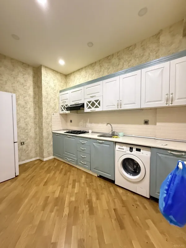 Kirayə verilir 2 otaqlı mənzil 75 m²