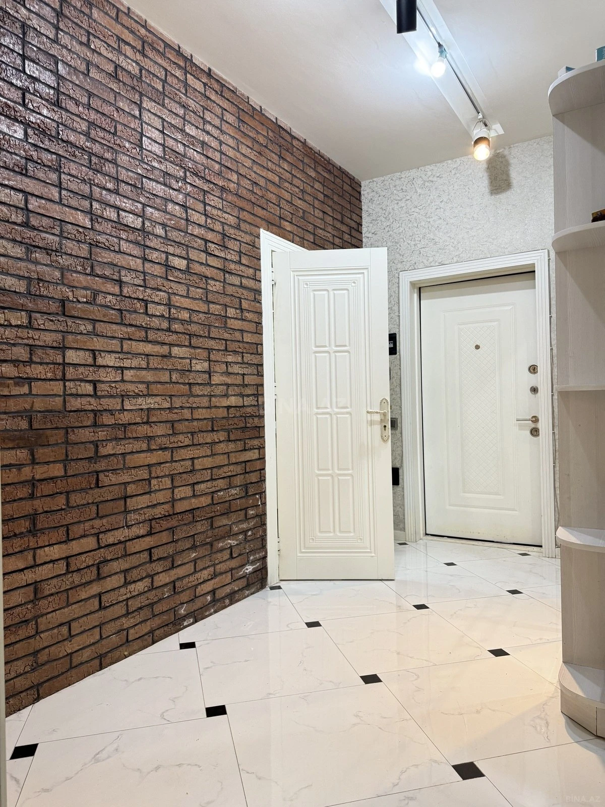 Kirayə verilir 2 otaqlı mənzil 75 m²