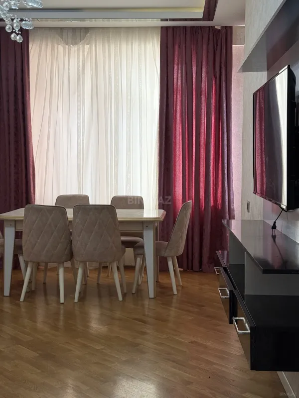 Kirayə verilir 2 otaqlı mənzil 75 m²