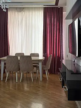 Kirayə verilir 2 otaqlı mənzil 75 m²