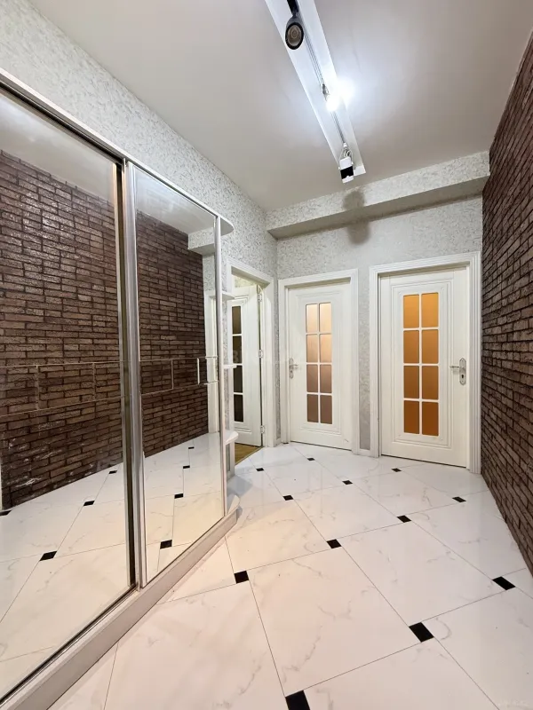 Kirayə verilir 2 otaqlı mənzil 75 m²