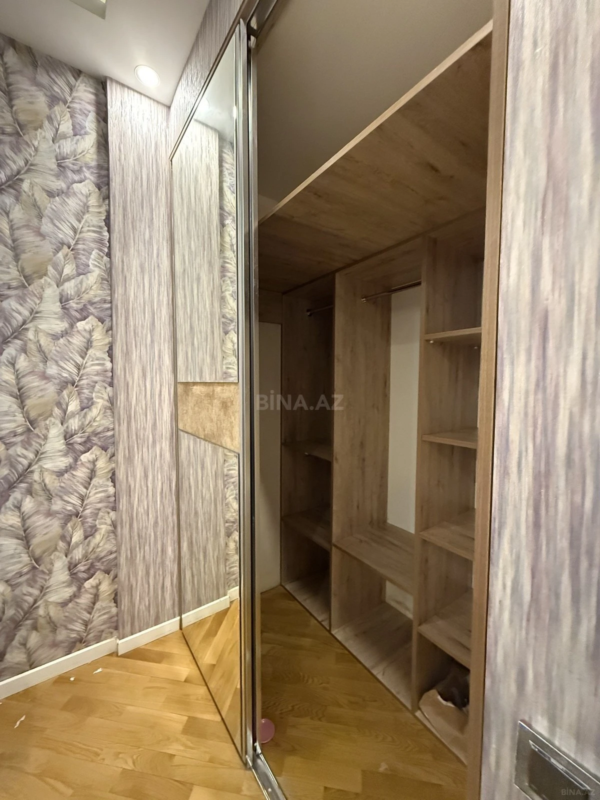 Kirayə verilir 2 otaqlı mənzil 75 m²