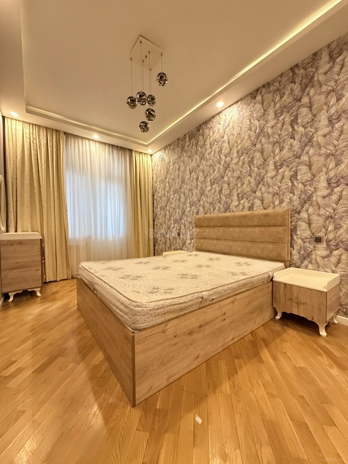 Kirayə verilir 2 otaqlı mənzil 75 m²