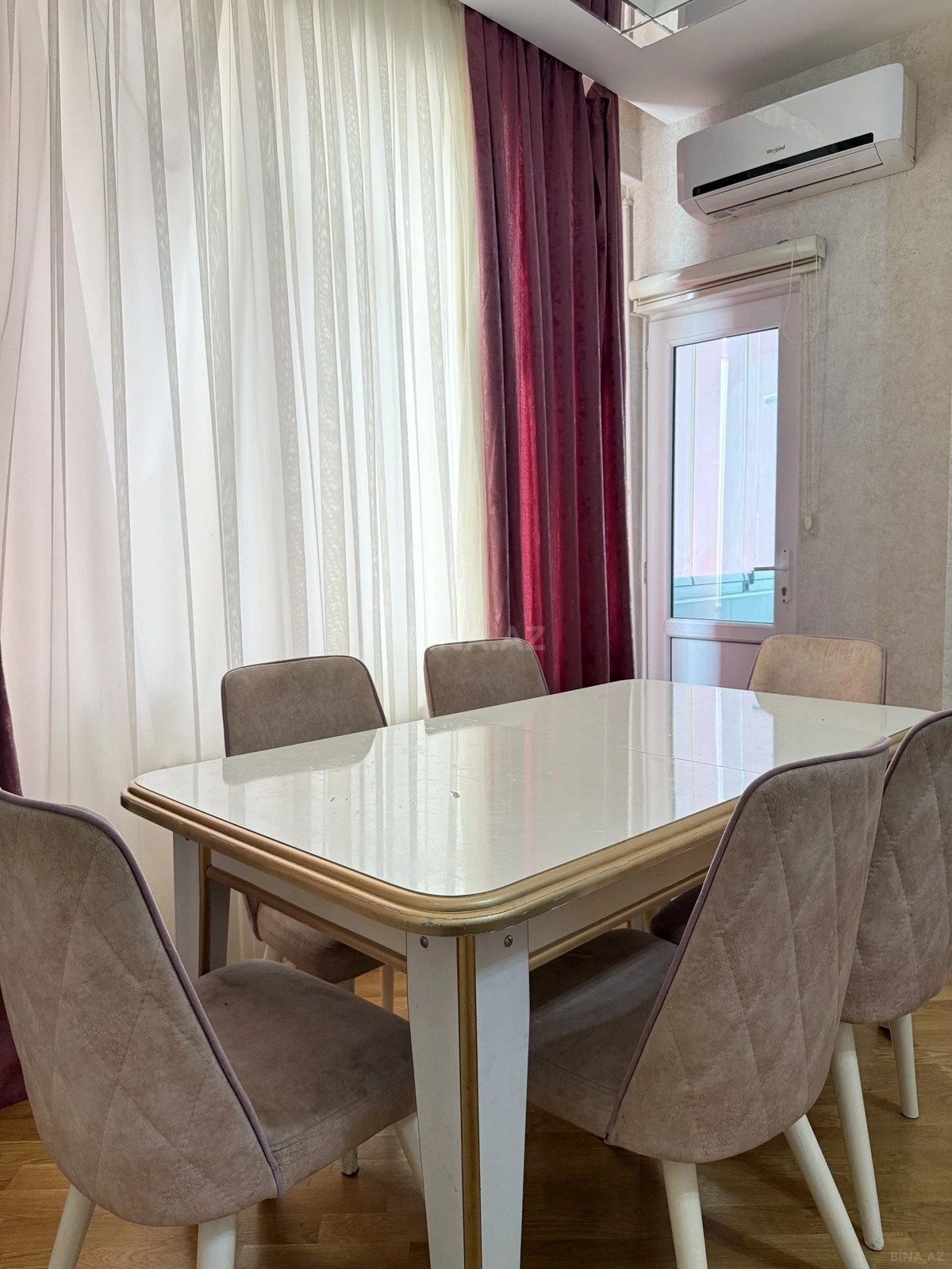 Kirayə verilir 2 otaqlı mənzil 75 m²