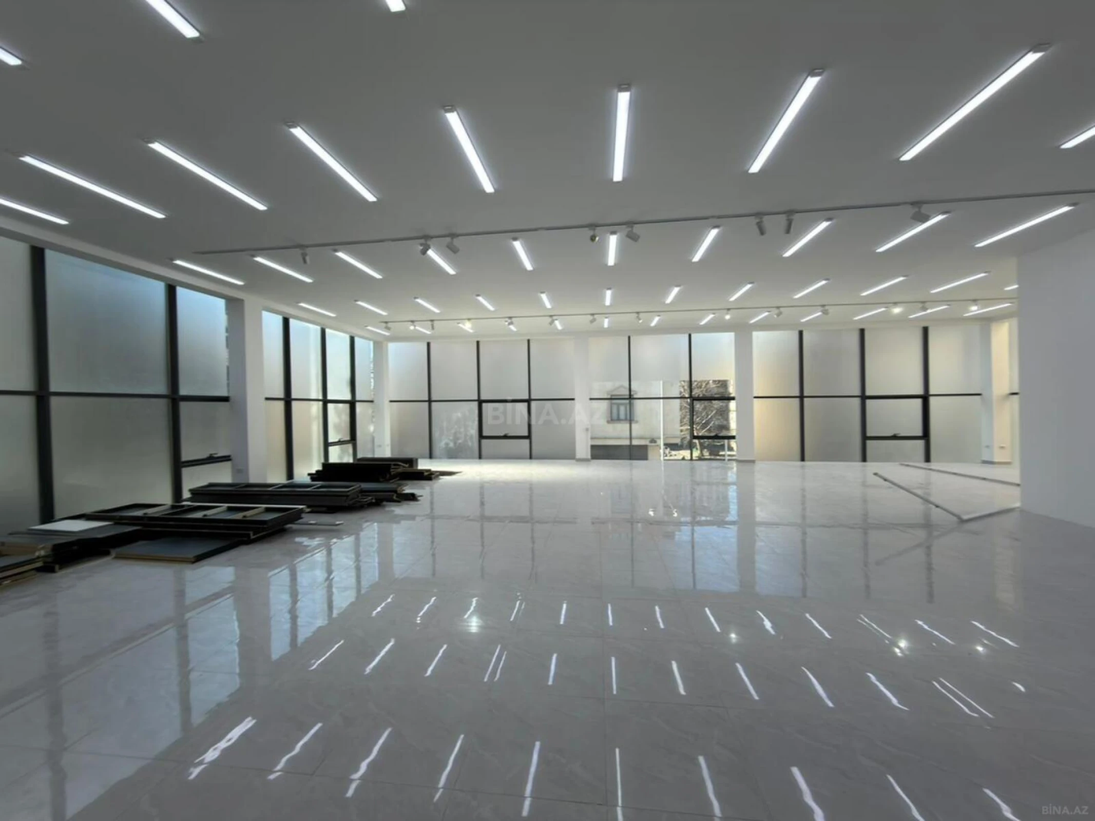 Kirayə verilir 2 otaqlı ofis 240 m²