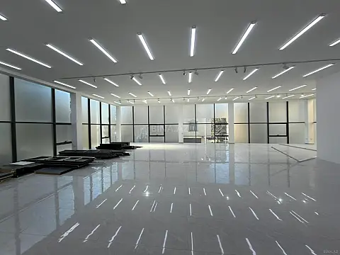 Kirayə verilir 2 otaqlı ofis 240 m²