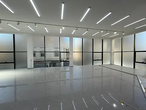 Kirayə verilir 2 otaqlı ofis 240 m²
