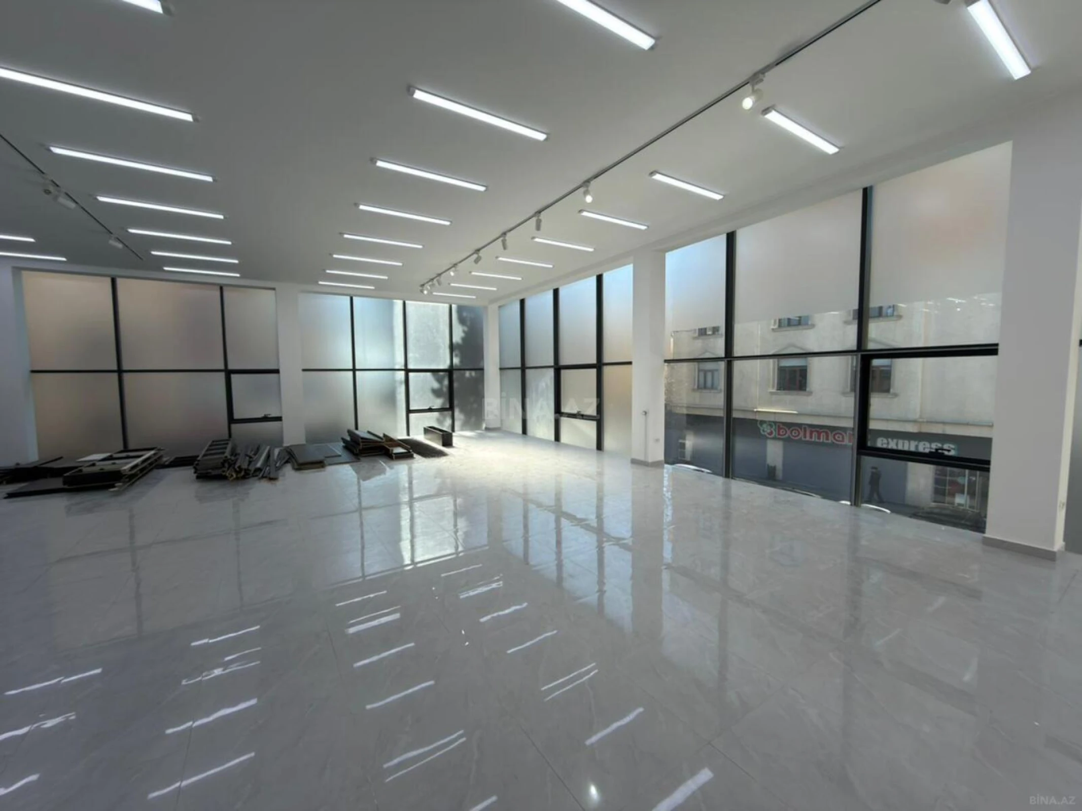 Kirayə verilir 2 otaqlı ofis 240 m²