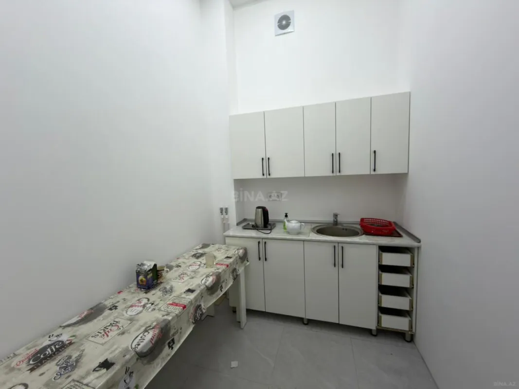 Kirayə verilir 2 otaqlı ofis 240 m²