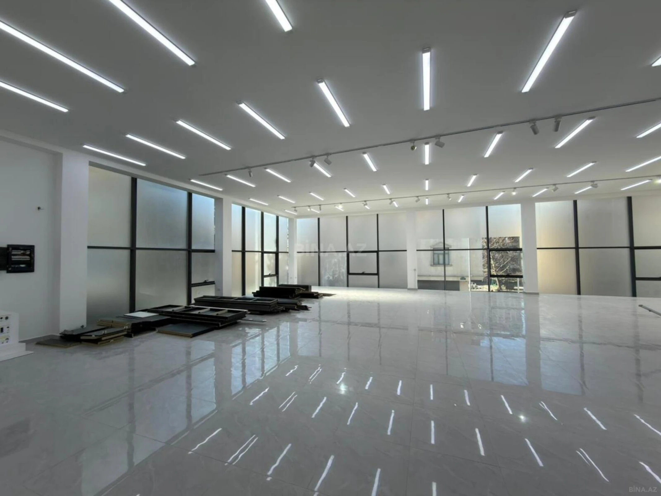 Kirayə verilir 2 otaqlı ofis 240 m²