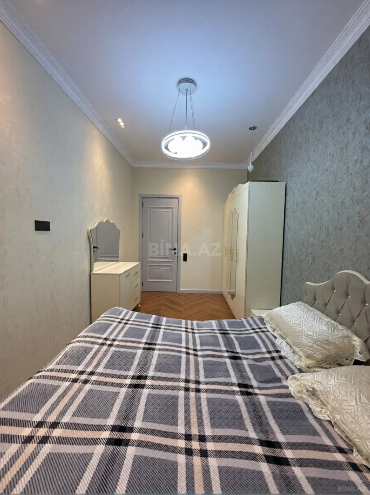 Kirayə verilir 2 otaqlı mənzil 85 m²