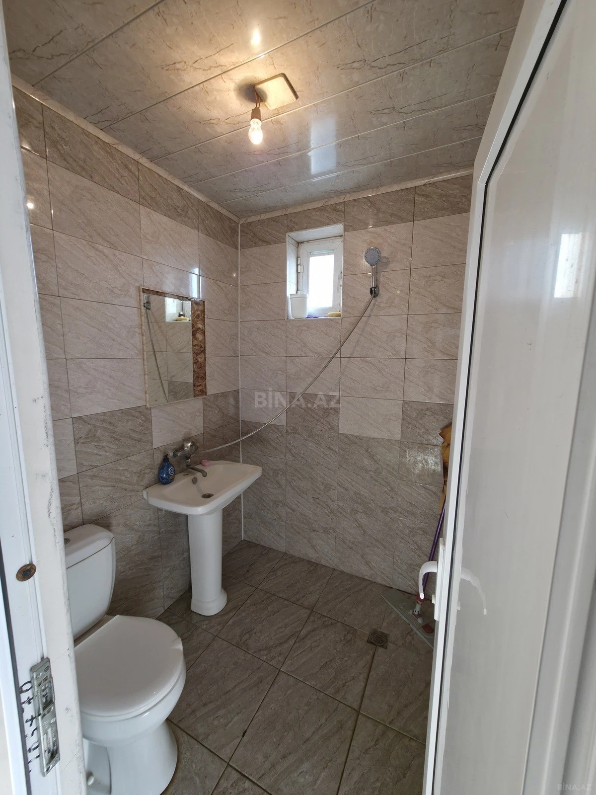 Satılır 3 otaqlı həyət evi 300 m²