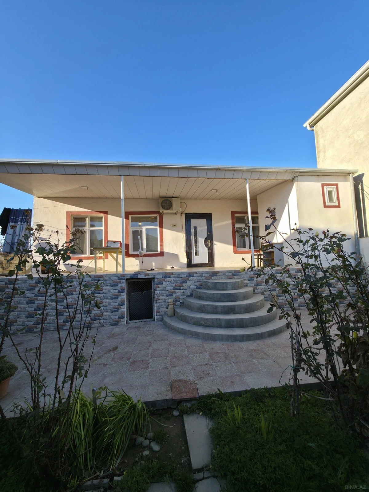 Satılır 3 otaqlı həyət evi 300 m²
