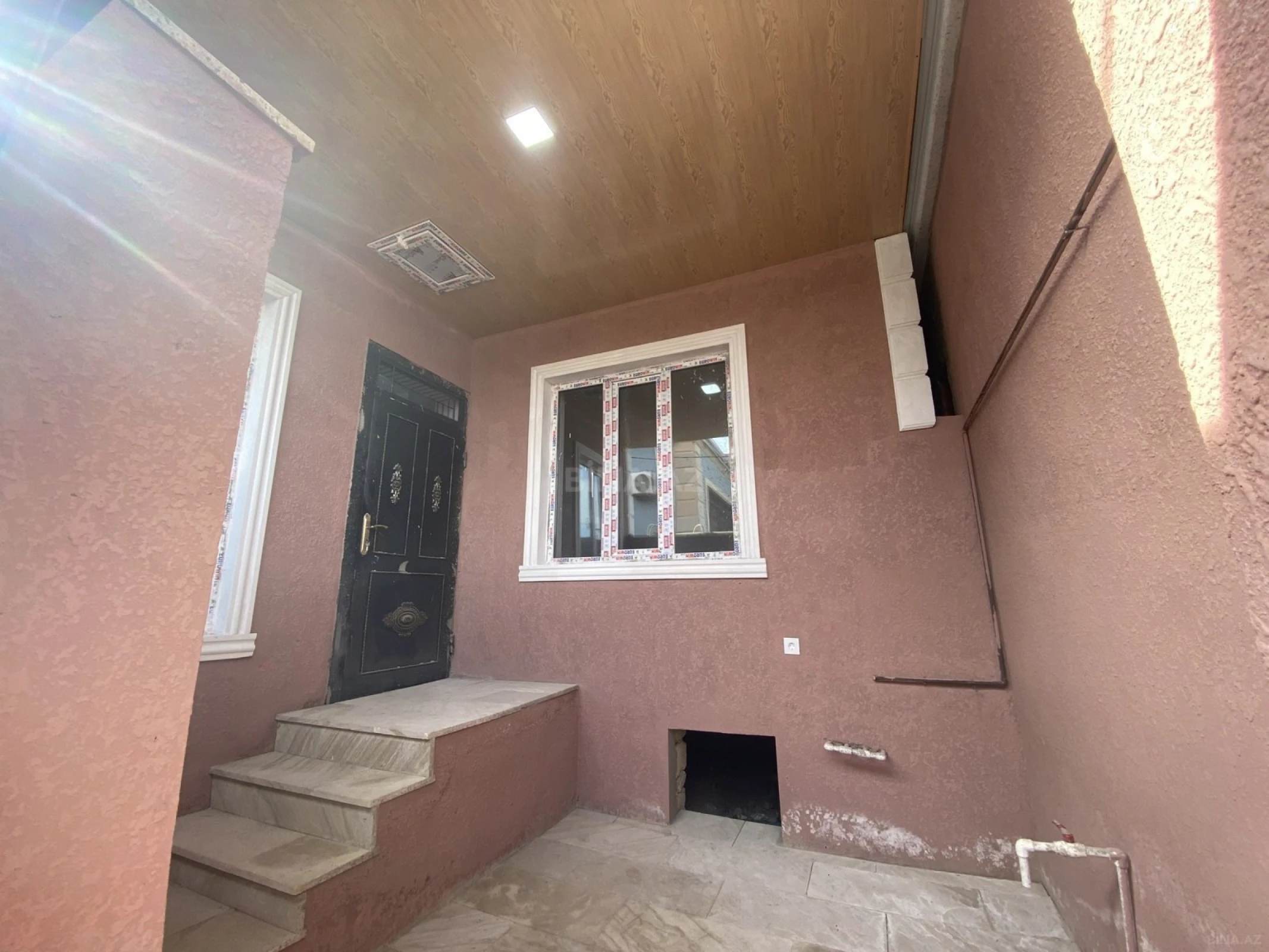 Satılır 2 otaqlı həyət evi 65 m²