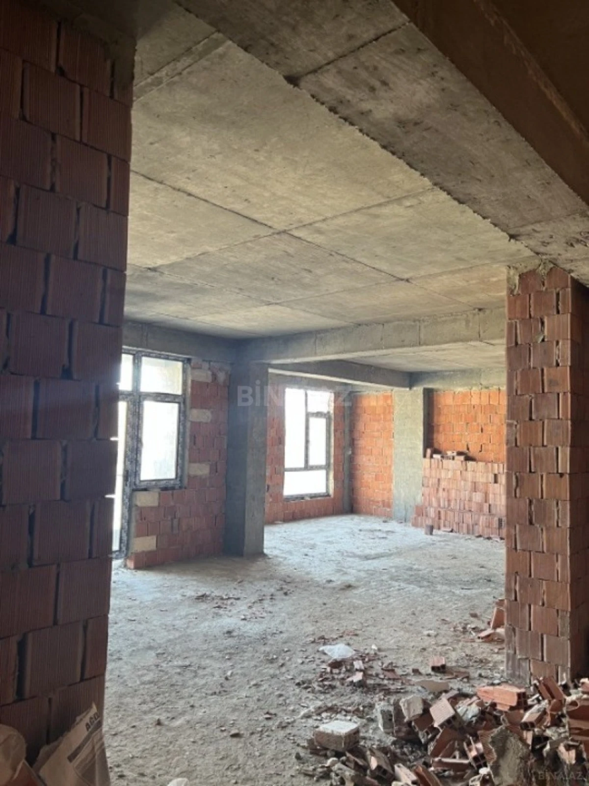 Satılır 3 otaqlı mənzil 120 m²