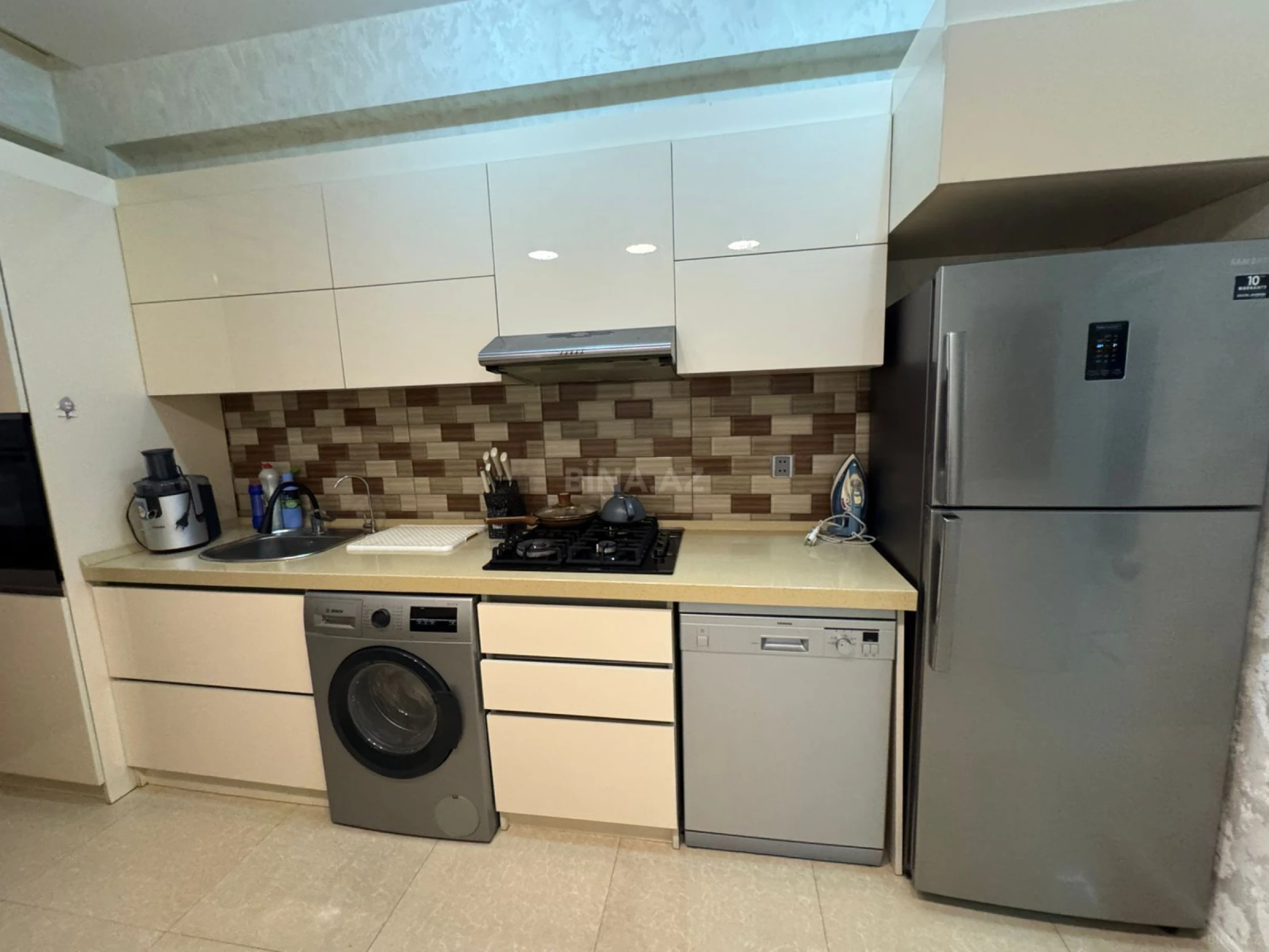 Kirayə verilir 3 otaqlı mənzil 110 m²