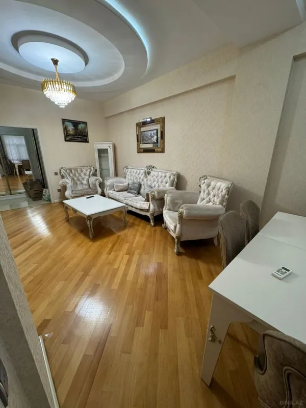 Kirayə verilir 3 otaqlı mənzil 110 m²