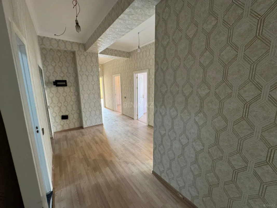 Satılır 3 otaqlı mənzil 112 m²