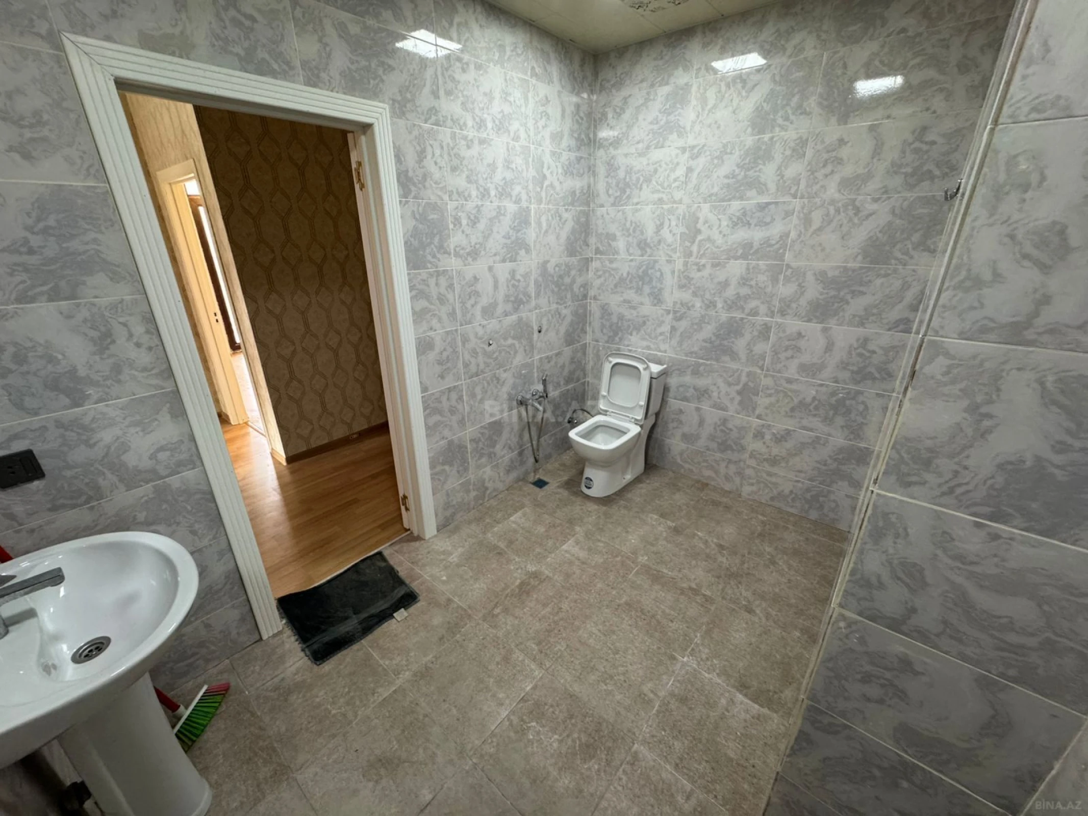 Satılır 3 otaqlı mənzil 112 m²