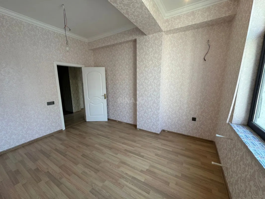 Satılır 3 otaqlı mənzil 112 m²