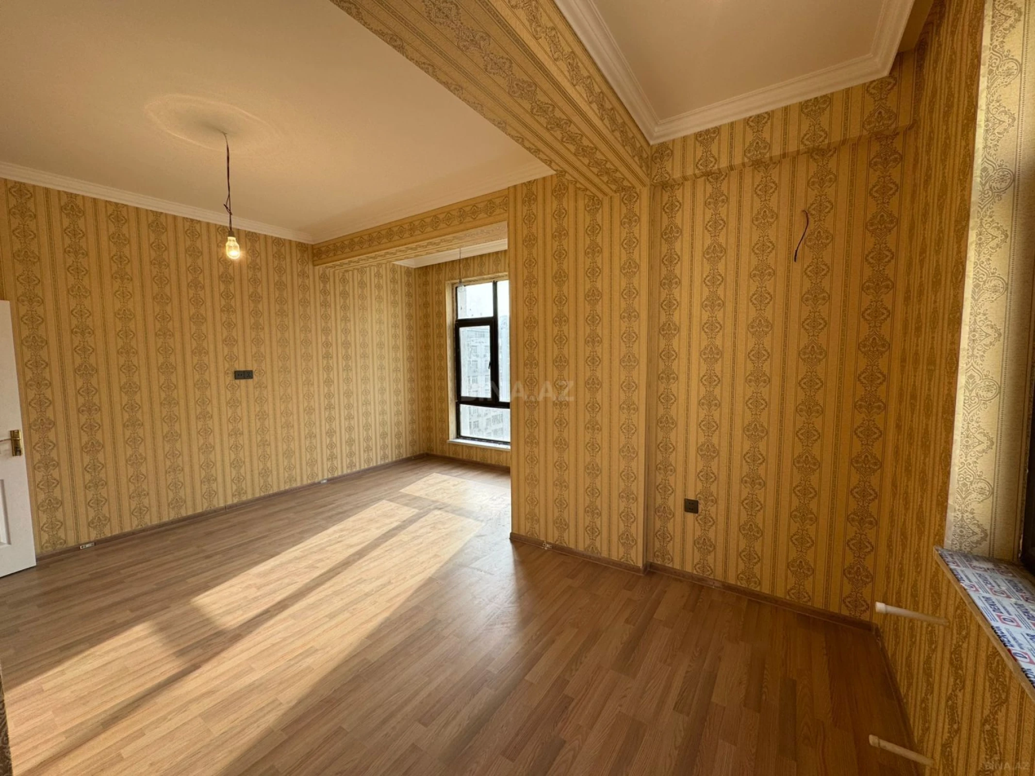 Satılır 3 otaqlı mənzil 112 m²