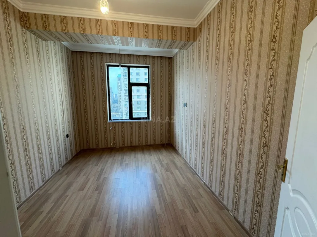 Satılır 3 otaqlı mənzil 112 m²