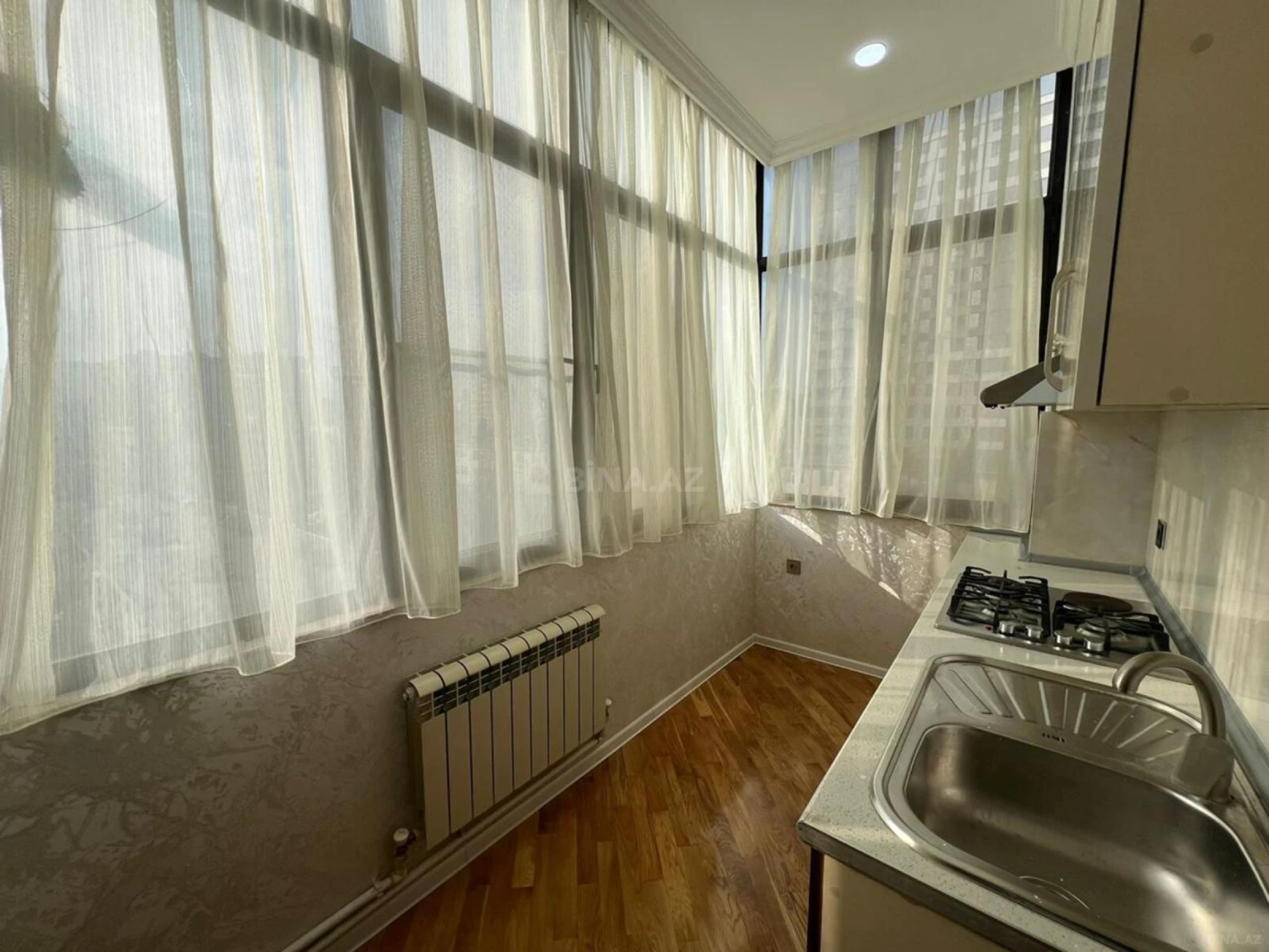 Kirayə verilir 2 otaqlı mənzil 60 m²