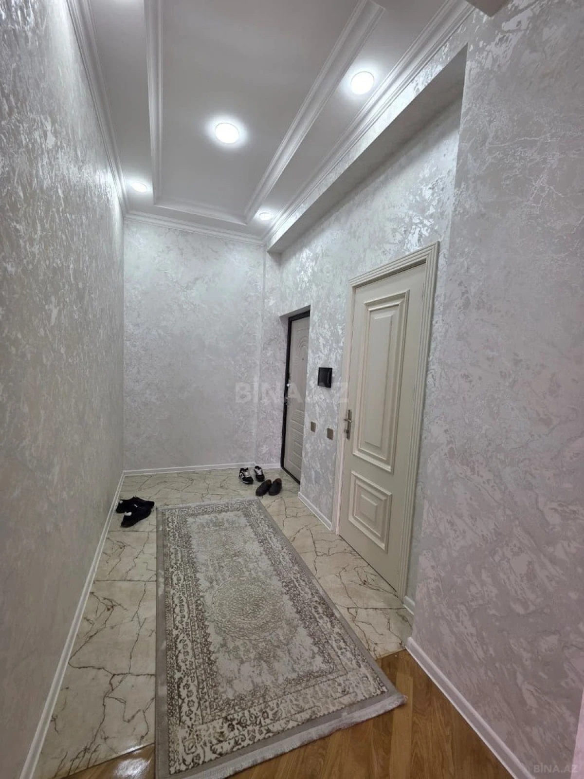Kirayə verilir 2 otaqlı mənzil 60 m²