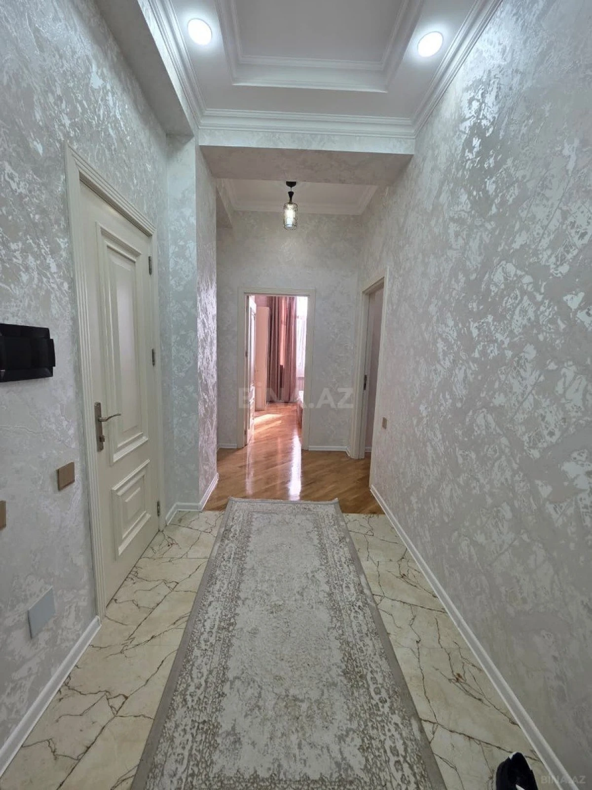 Kirayə verilir 2 otaqlı mənzil 60 m²