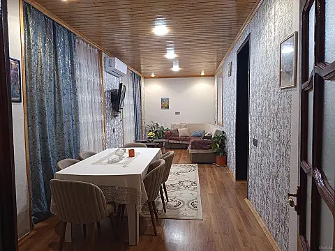 Satılır 4 otaqlı həyət evi 130 m²