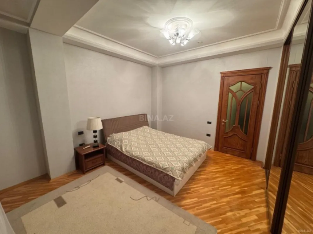 Kirayə verilir 2 otaqlı mənzil 80 m²