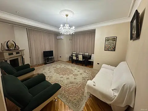 Kirayə verilir 2 otaqlı mənzil 80 m²