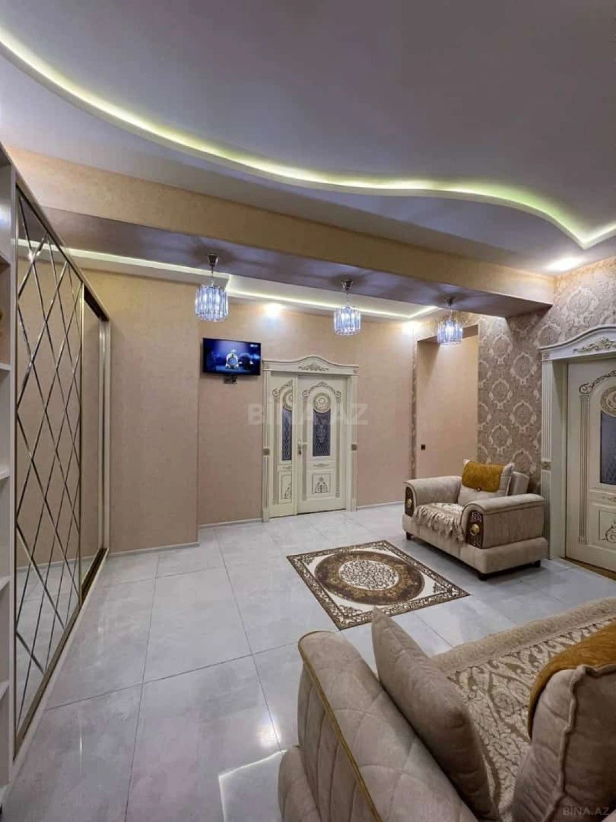 Kirayə verilir 3 otaqlı mənzil 140 m²