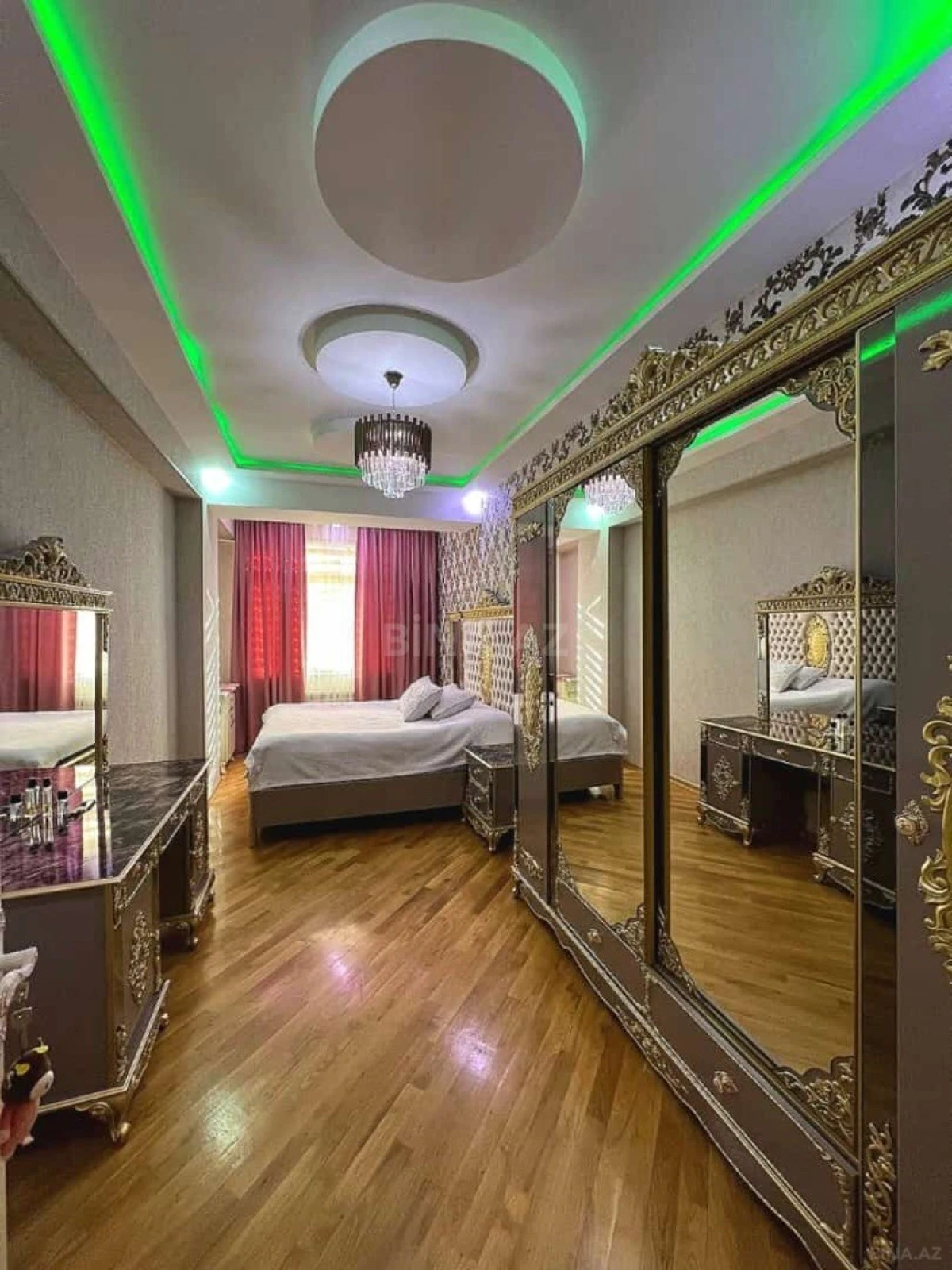 Kirayə verilir 3 otaqlı mənzil 140 m²