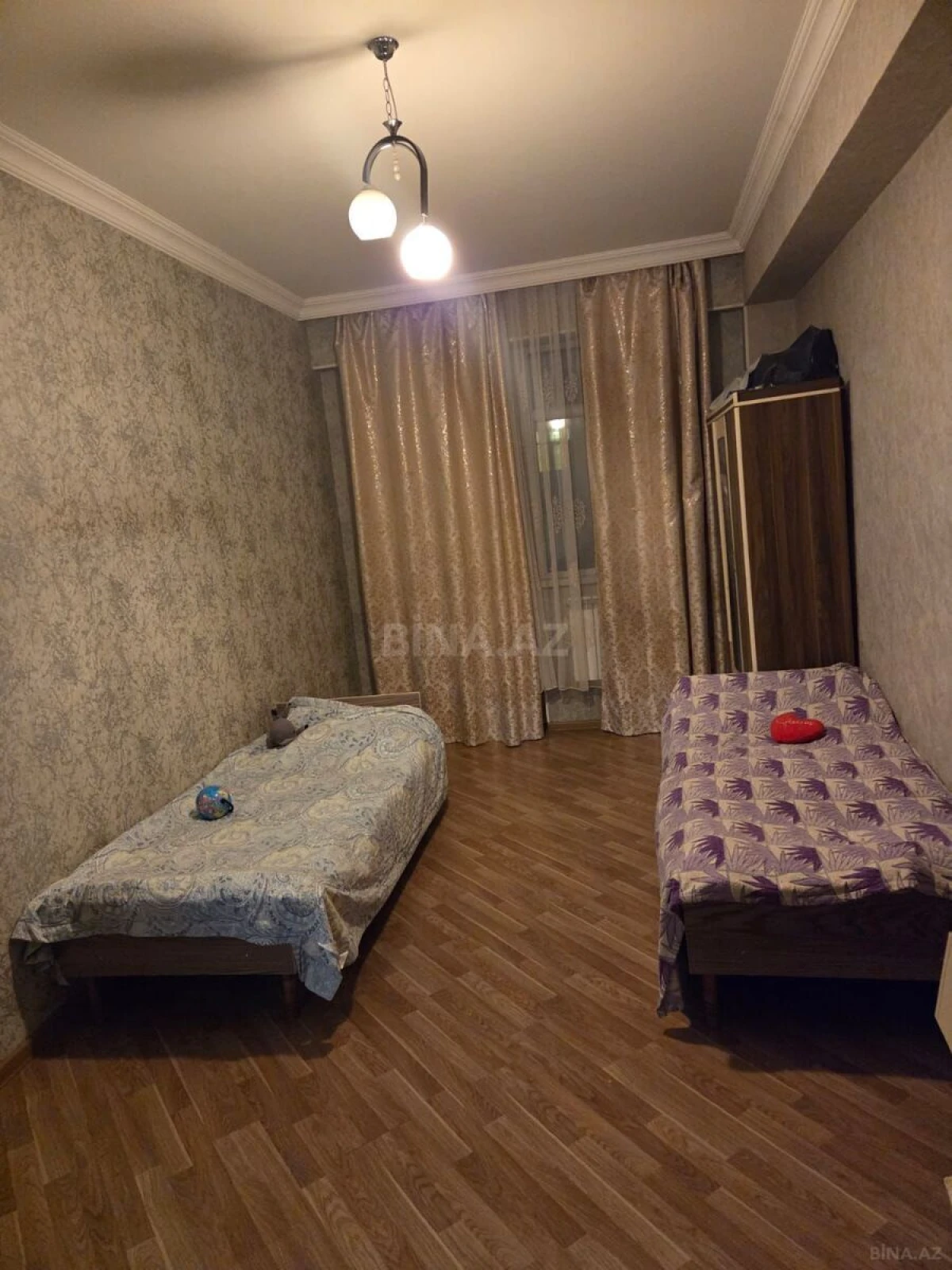 Satılır 3 otaqlı mənzil 133 m²