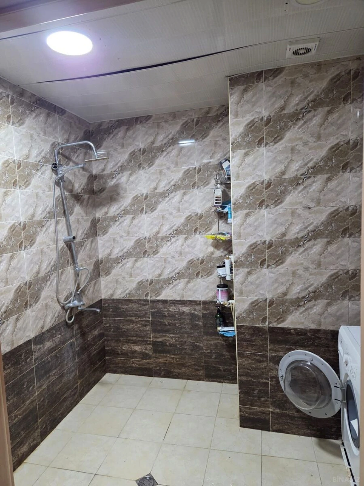 Satılır 3 otaqlı mənzil 133 m²