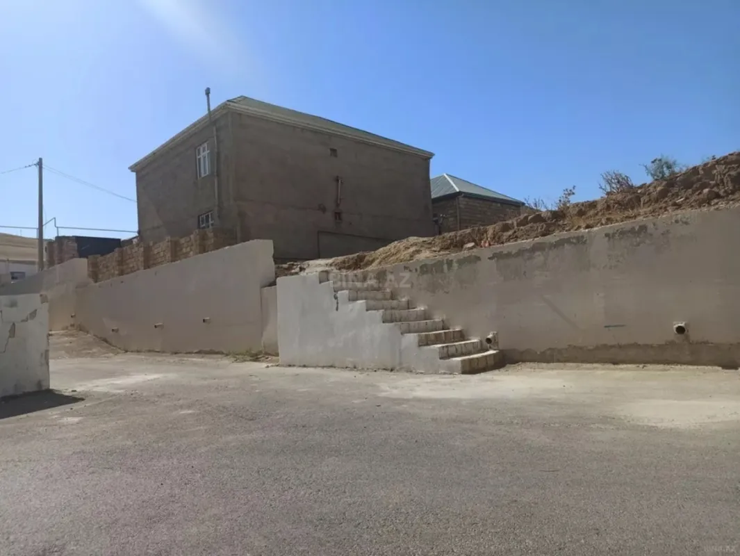 Satılır 7 otaqlı həyət evi 200 m²