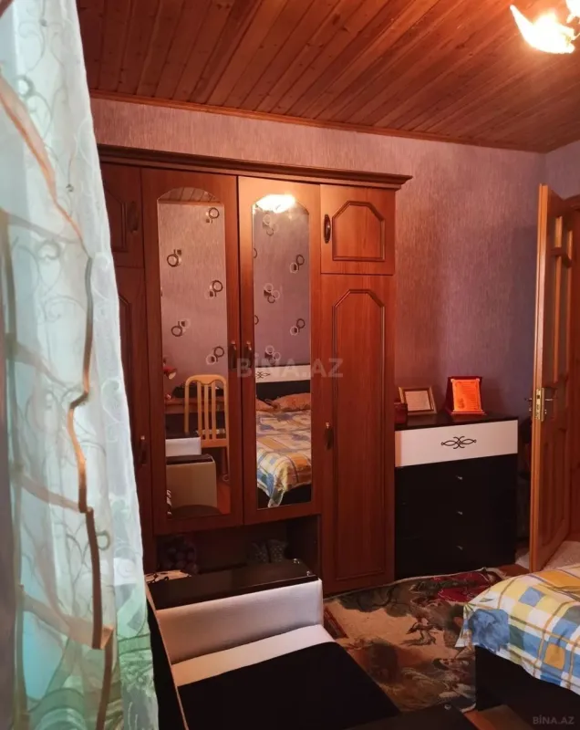 Satılır 7 otaqlı həyət evi 200 m²