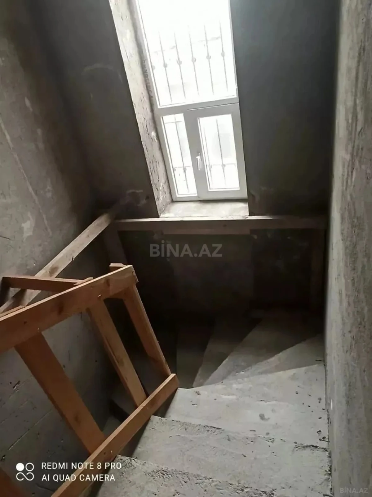 Satılır 7 otaqlı həyət evi 200 m²