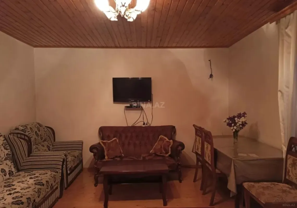 Satılır 7 otaqlı həyət evi 200 m²